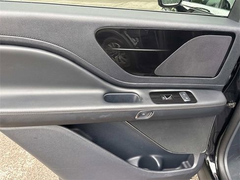 Certified 2025 Lincoln Aviator AWD image 21