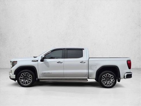 Used 2023 GMC Sierra 1500 Denali w/ Denali Reserve Package AWD/4WD image 8