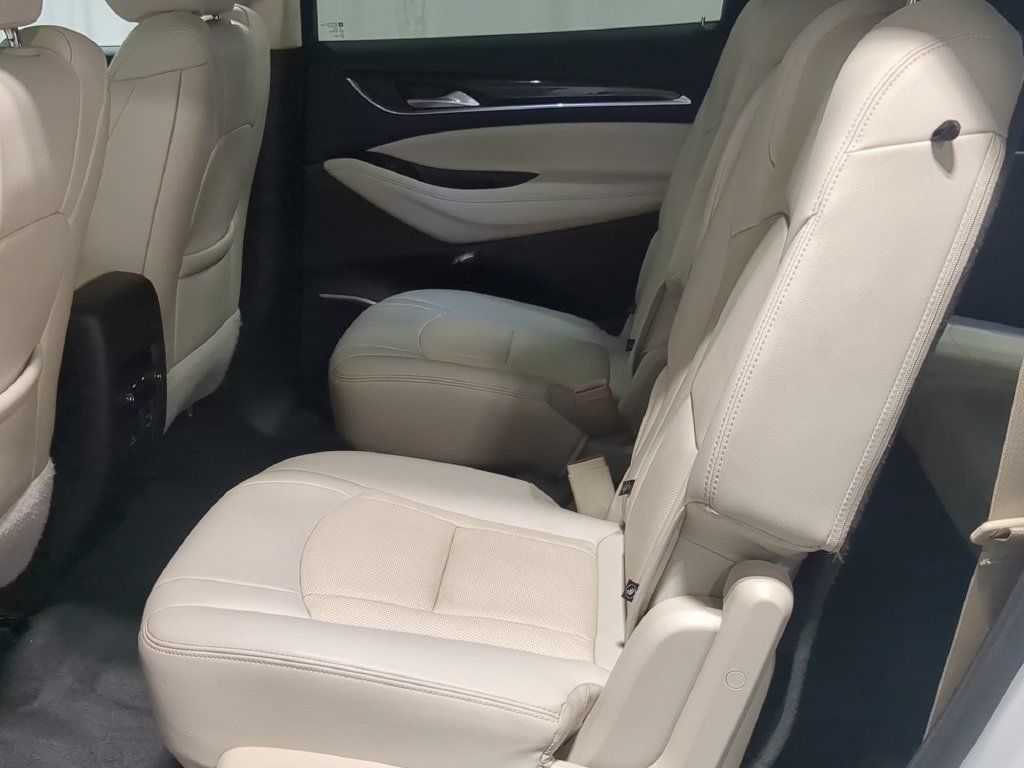 Used 2024 Buick Enclave Essence w/ Sound and Sites Package AWD/4WD image 23