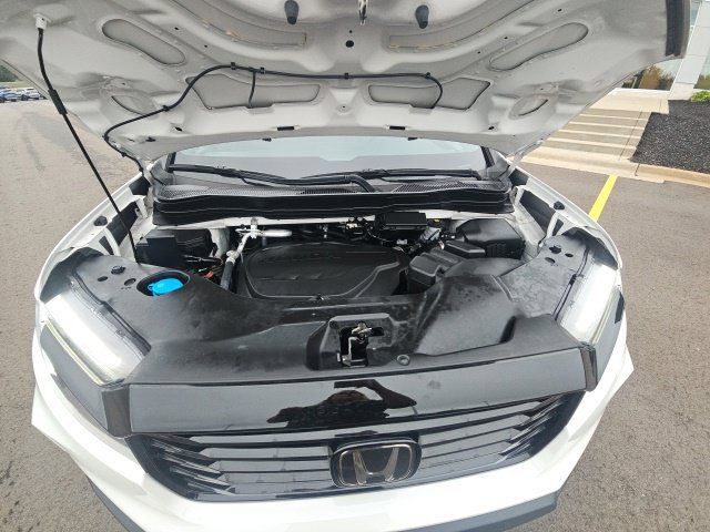 Used 2024 Honda Passport Black Edition image 3