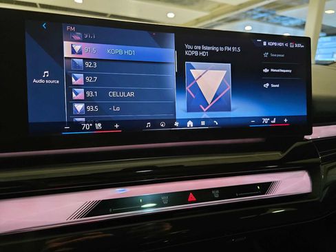 Used 2025 BMW i5 xDrive40 w/ Premium Package image 30