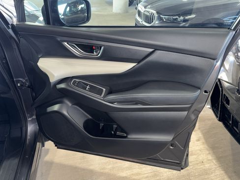 Used 2020 Subaru Ascent Limited w/ Popular Package #4 image 9