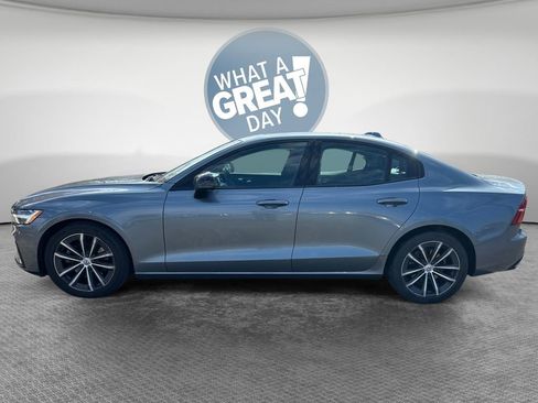 Used 2021 Volvo S60 T5 Momentum image 7