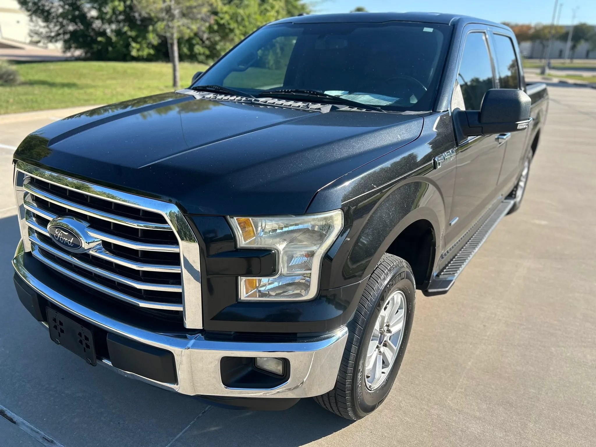 Used 2015 Ford F150 XLT w/ Equipment Group 302A Luxury RWD image 2