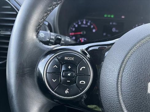 Used 2022 Kia Soul X-Line image 18