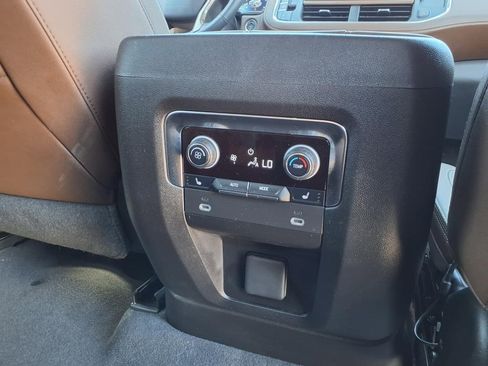 Used 2024 Chevrolet Suburban High Country image 16