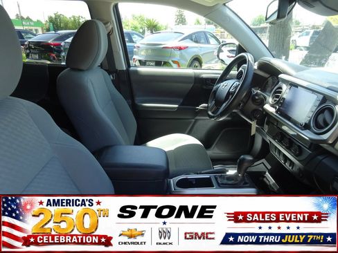 Used 2021 Toyota Tacoma SR5 RWD image 17