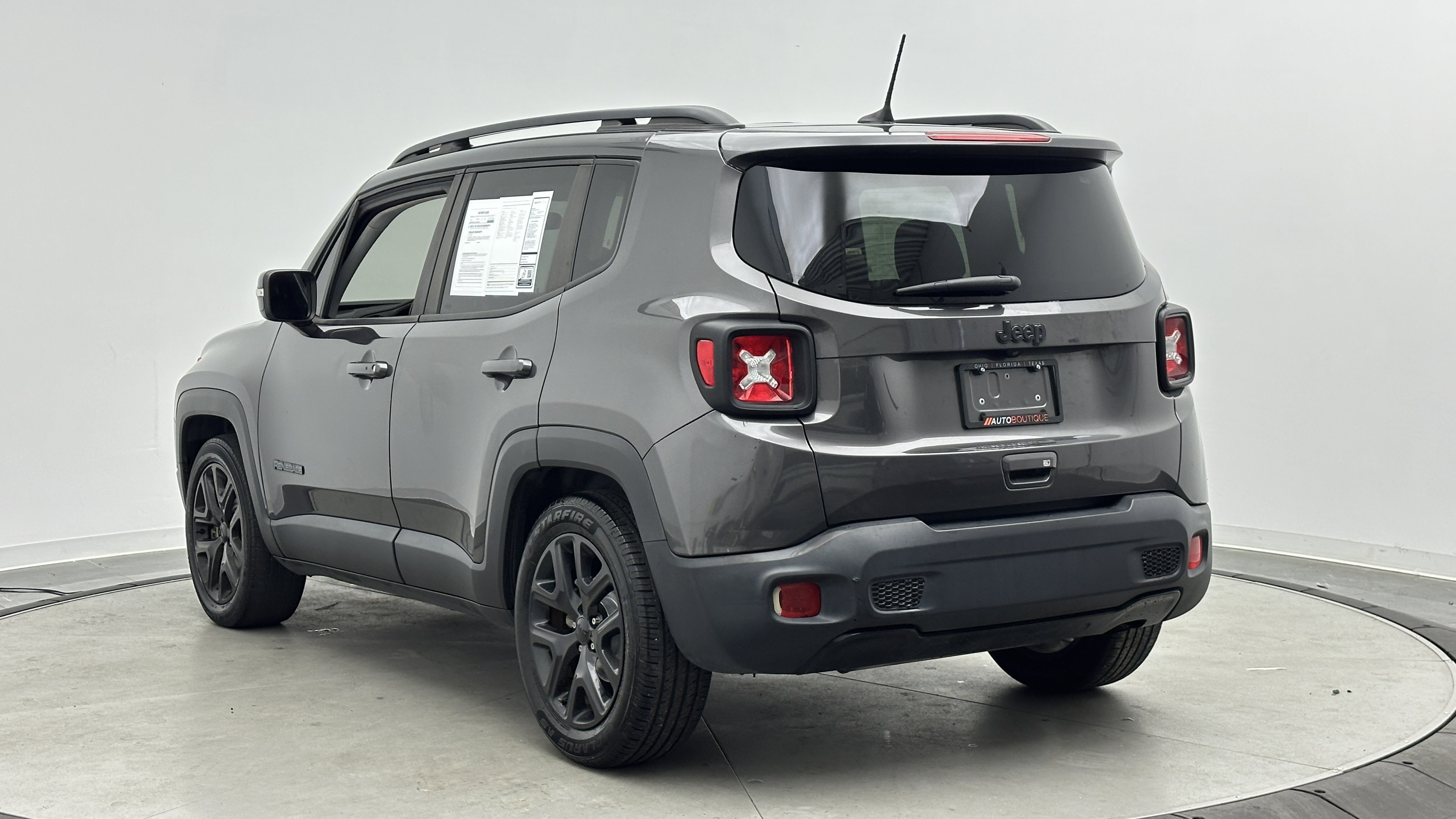 Used 2018 Jeep Renegade Altitude FWD image 5