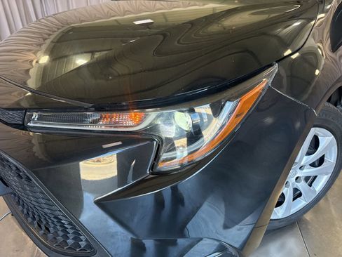 Used 2021 Toyota Corolla LE w/ Carpet Mat Package (TMS) FWD image 9