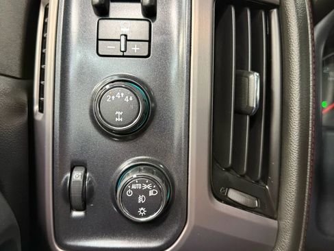 Used 2017 GMC Sierra 2500 SLT w/ Duramax Plus Package image 26