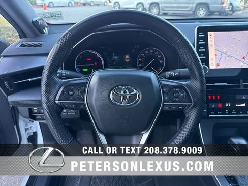 Used 2022 Toyota Avalon XSE image 23
