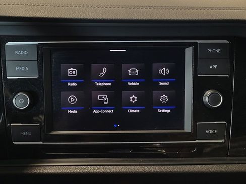 Used 2024 Volkswagen Jetta SE image 25