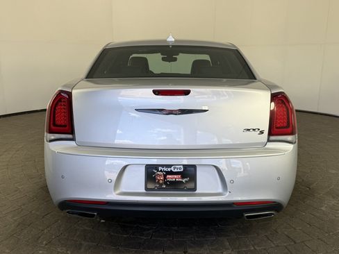 Used 2023 Chrysler 300 S RWD image 5