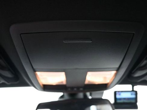 Used 2020 Dodge Challenger R/T Scat Pack w/ Shaker Package image 32