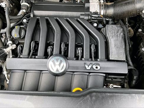 Used 2018 Volkswagen Atlas SE image 32