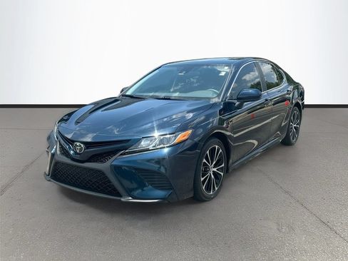 Used 2020 Toyota Camry SE FWD image 3