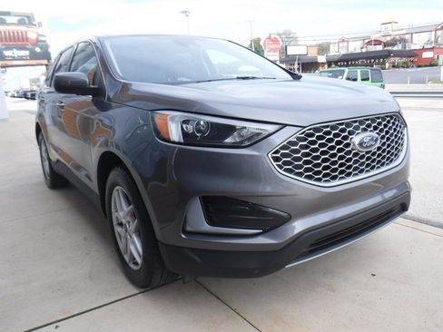 Used 2024 Ford Edge SEL image 5