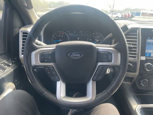 Used 2017 Ford F250 Lariat w/ Chrome Package image 32