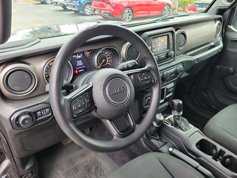 Used 2018 Jeep Wrangler Unlimited Sport image 20