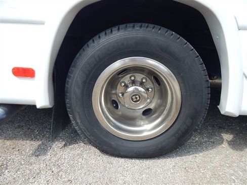 Used 2022 Ford E-350 and Econoline 350 Super Duty w/ A/C Prep Package RWD image 23