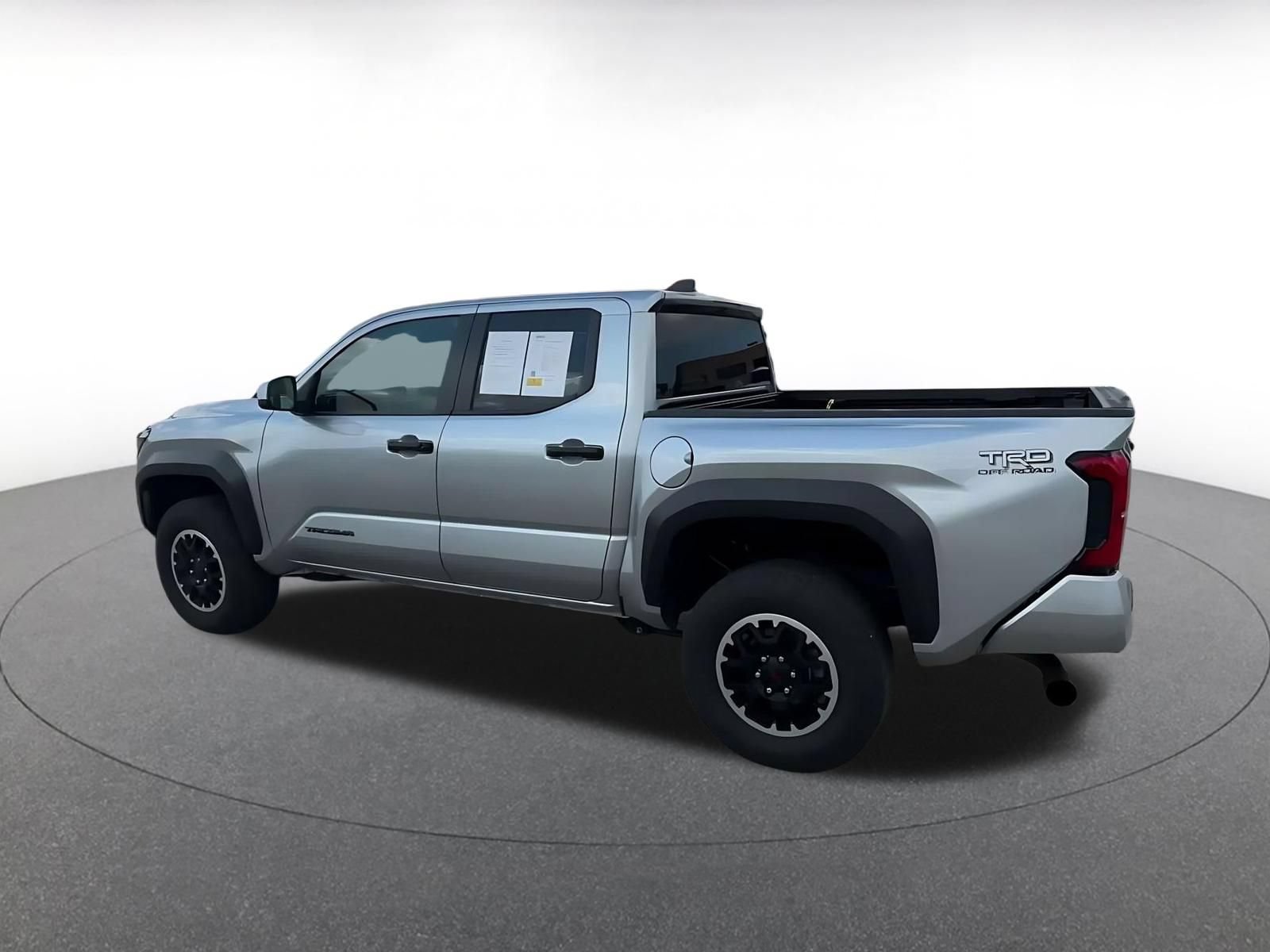 Used 2025 Toyota Tacoma TRD Off-Road AWD/4WD image 9