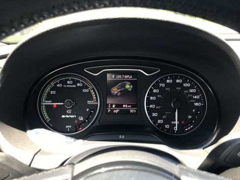Used 2017 Audi A3 e-tron Premium image 8