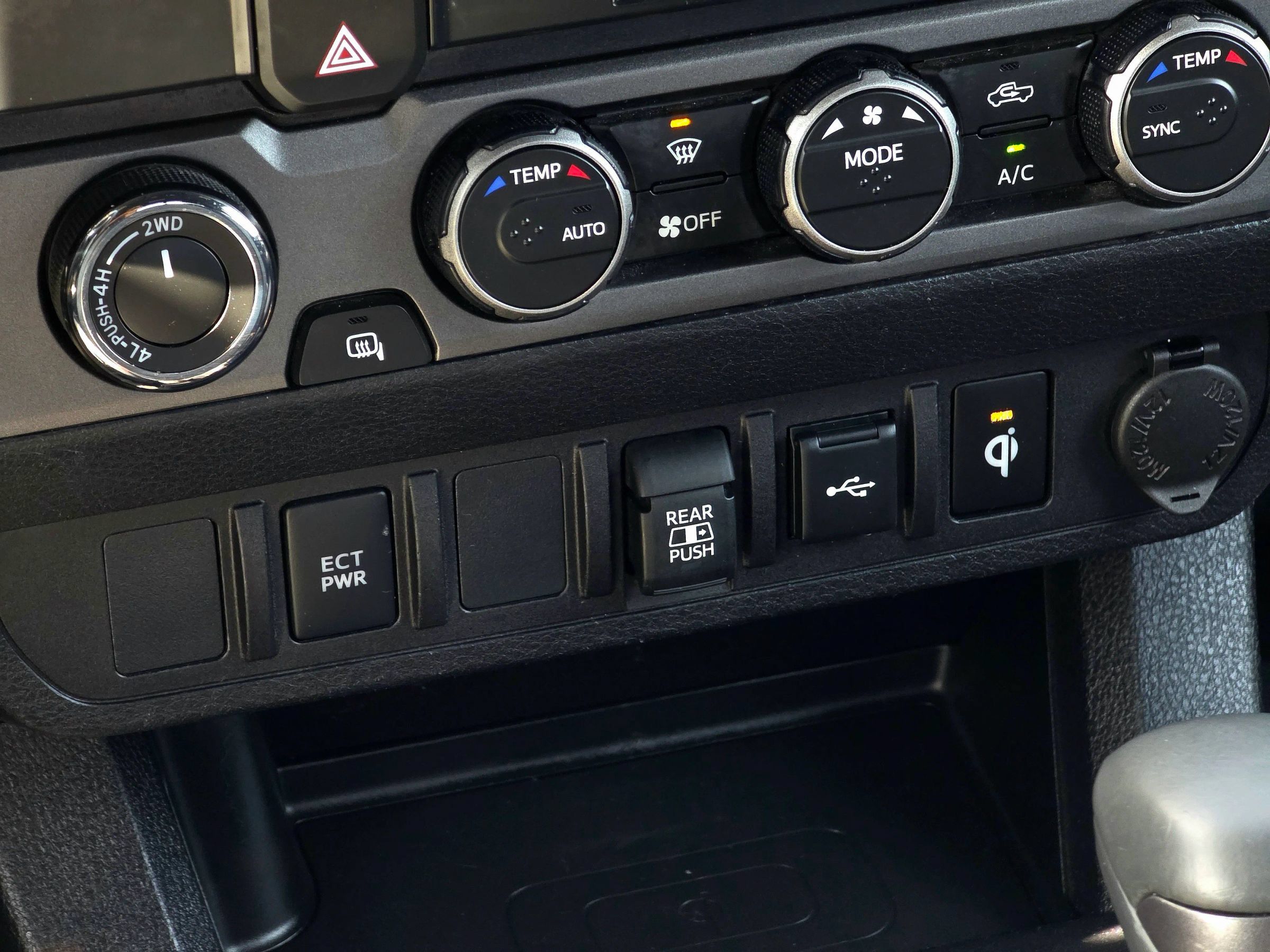 Used 2023 Toyota Tacoma TRD Off-Road AWD/4WD image 34
