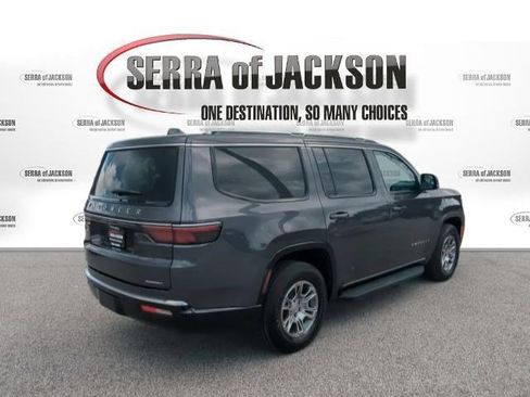 Used 2022 Jeep Wagoneer Series I AWD/4WD image 8