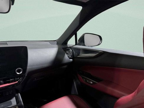 Used 2022 Lexus NX 250 image 11