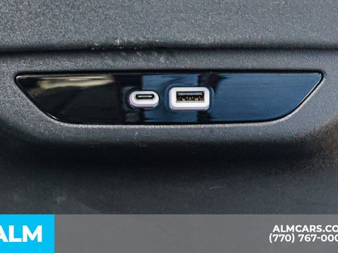 Used 2024 Chrysler Pacifica Touring-L image 59