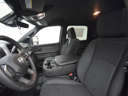 New 2026 RAM 2500 Tradesman AWD/4WD image 33