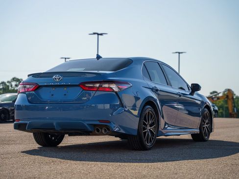 Used 2023 Toyota Camry SE FWD image 7