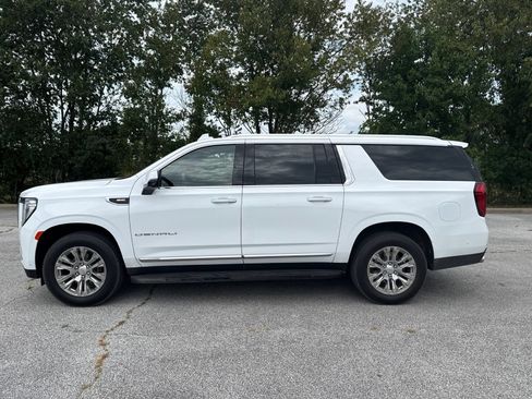 Used 2024 GMC Yukon XL Denali w/ Advanced Technology Package AWD/4WD image 2