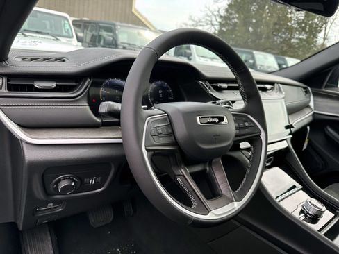 New 2026 Jeep Grand Cherokee L 4WD image 10