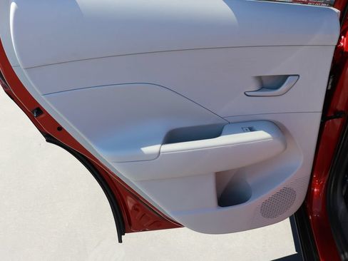 Used 2024 Hyundai Kona SEL FWD image 11