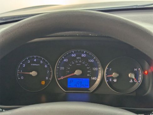 Used 2011 Hyundai Santa Fe GLS image 17