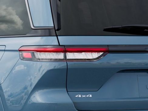 New 2026 Jeep Grand Cherokee Limited AWD/4WD image 9