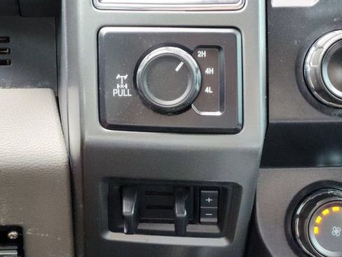 Used 2022 Ford F250 XLT w/ XLT Premium Package AWD/4WD image 25