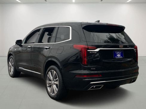 Certified 2025 Cadillac XT6 Premium Luxury image 4