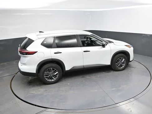 Used 2024 Nissan Rogue S AWD/4WD image 39