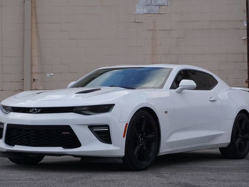 Used 2017 Chevrolet Camaro SS image 1