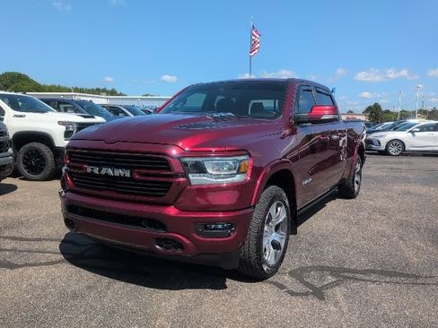 Used 2022 RAM 1500 Laramie AWD/4WD image 1