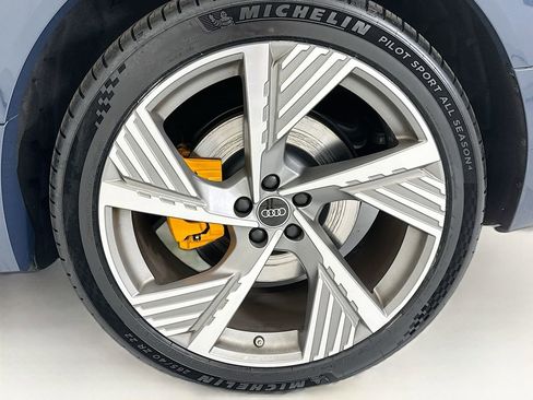 Certified 2023 Audi e-tron Prestige w/ Prestige Package AWD/4WD image 30