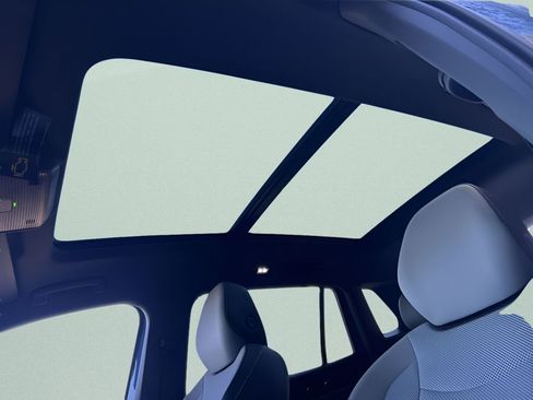 New 2026 Volkswagen Tiguan SE R-Line image 22