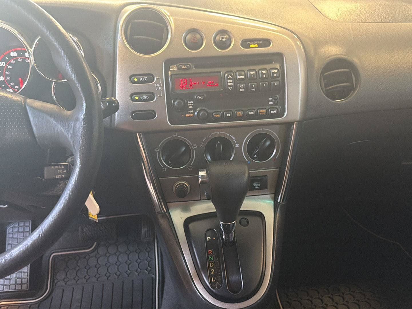 Used 2007 Pontiac Vibe w/ Preferred Package FWD image 15
