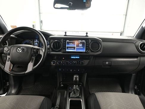 Used 2021 Toyota Tacoma TRD Off-Road w/ Technology Package AWD/4WD image 25