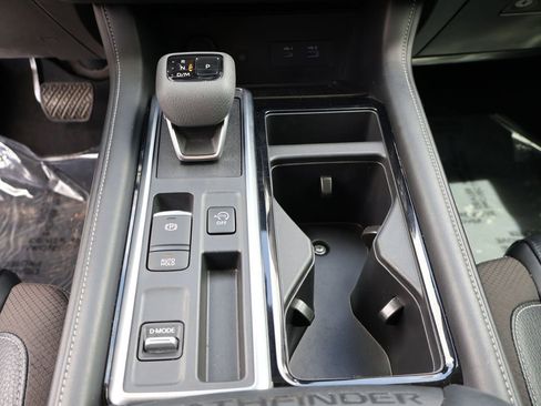 Used 2024 Nissan Pathfinder SL image 52