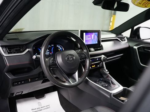Used 2023 Toyota RAV4 SE w/ Weather & Moonroof Package image 12