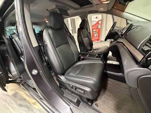 Used 2022 Honda Odyssey Touring image 4