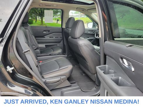 Certified 2025 Nissan Pathfinder SL w/ SL Premium Package AWD/4WD image 21